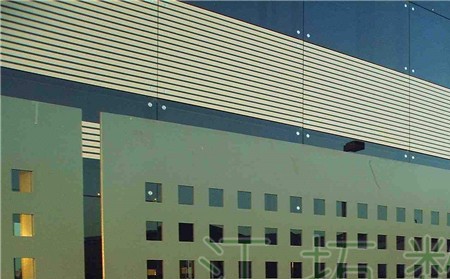 精密冲孔网建筑围挡