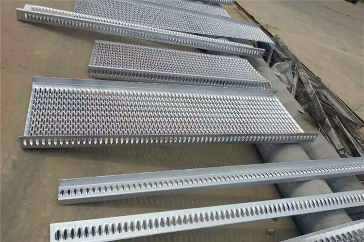 不锈钢鳄鱼嘴冲孔板 不锈钢鳄鱼嘴冲孔板