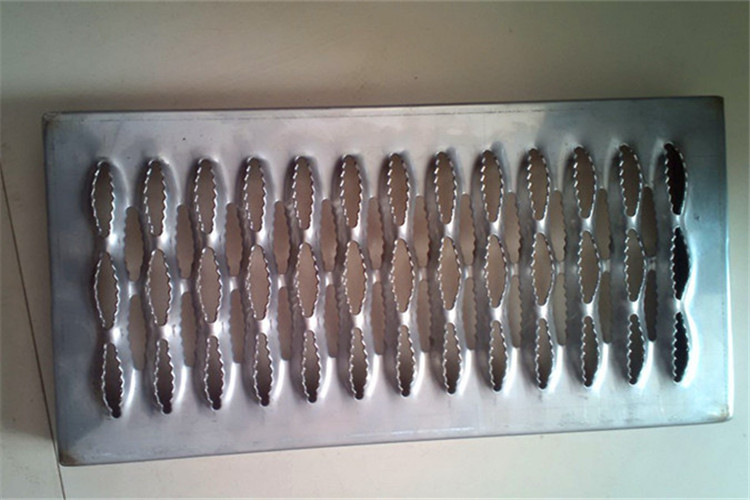 不锈钢鳄鱼嘴防滑板 不锈钢鳄鱼嘴防滑板