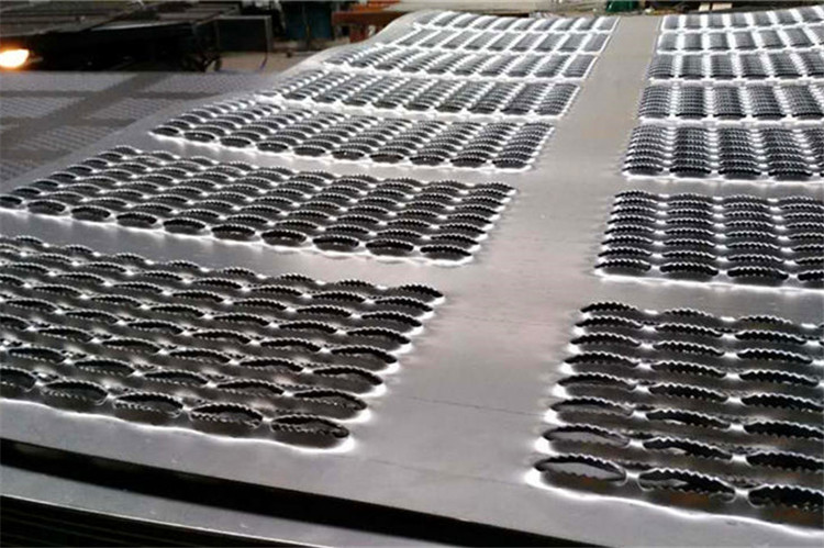 不锈钢鳄鱼嘴防滑板 不锈钢鳄鱼嘴防滑板